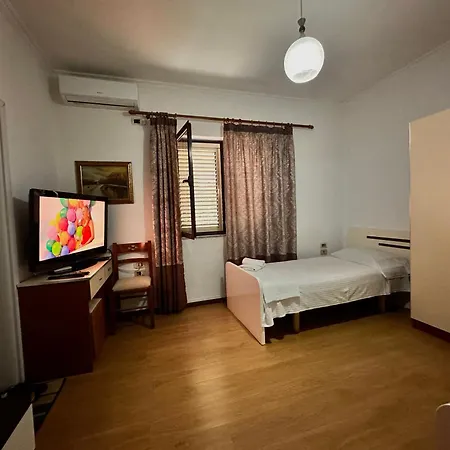 Lägenhet Grand House Tirana