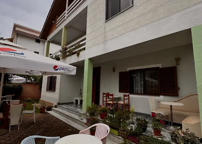 Grand House 公寓 地拉那